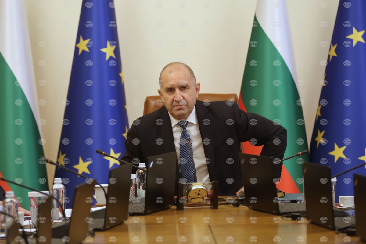 Bulgaristan Başbakanı Rumen Radev 2027 bütçe tasarısını Avrupa Komisyonu koordinasyonuna bağladı