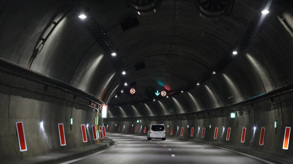 Hemus otoyolu Topol Dol tünelinde 12 ekimden itibaren çift yönlü trafik