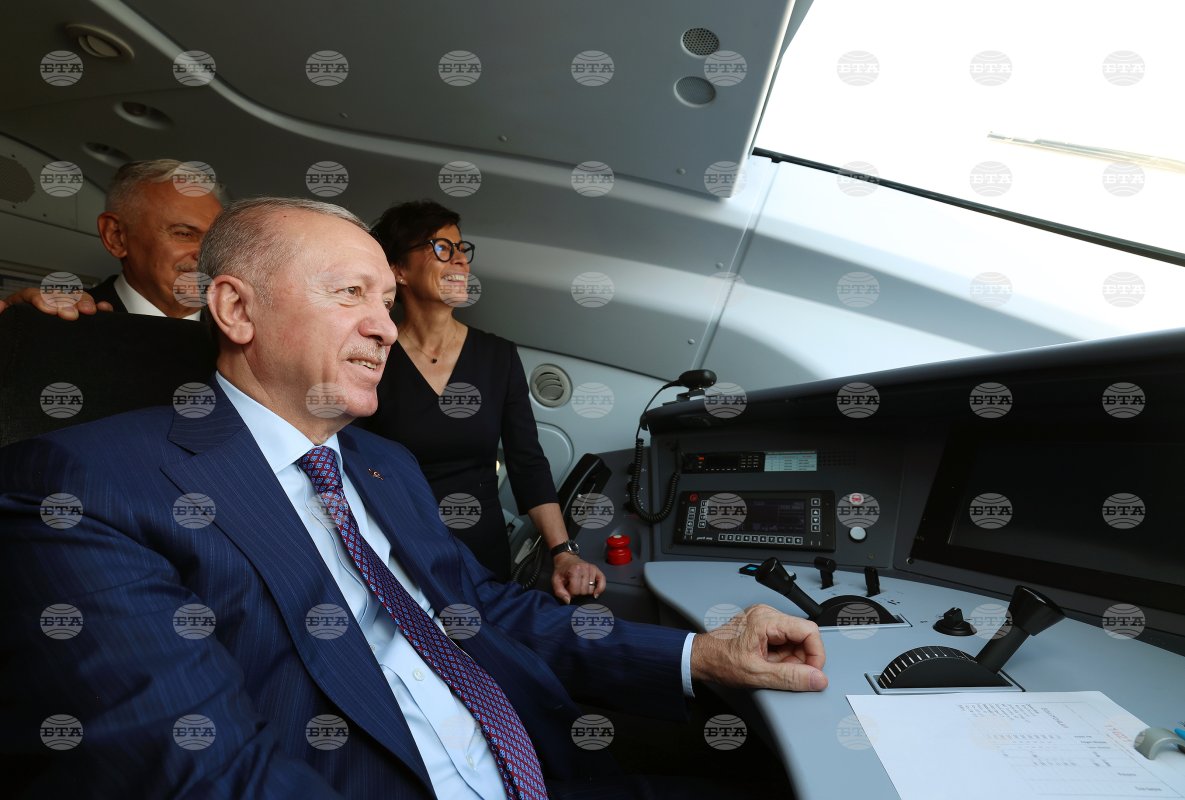 Cumhurbaşkanı Erdoğan, Bulgaristan sınırına uzanan hızlı tren kesimini açtı