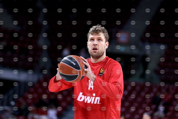 Bulgar basketbolcu Aleksandar Vezenkov NBA dışındaki en iyi uluslararası oyuncu seçildi