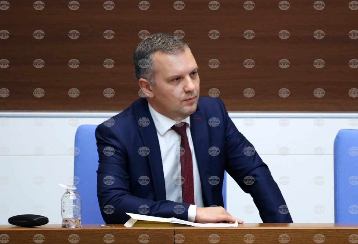 Adalet Bakanı Naydenov, vekil başsavcı adayı için Stefanova'dan yanıt bekliyor