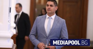 Radostin Vasilev: Balotajda Gyurov için oy verin ya da evde kalın