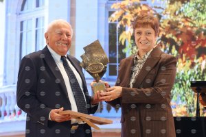 Tarih profesörü Vassil Nikolov, Bulgar Bilimler Akademisi 2026 Bilim Büyük Ödülü'nü aldı