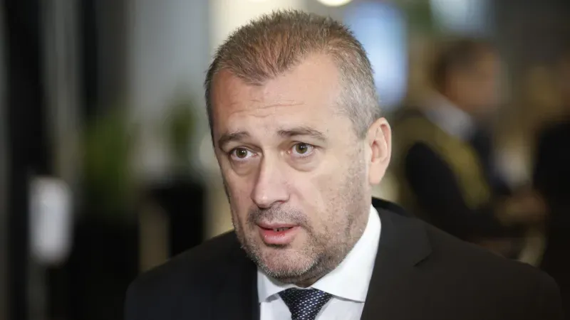 Ulaştırma Bakanı Georgi Peev: Vurulan EMIL gemisi Bulgaristan münhasır bölgesinden çıkarıldı