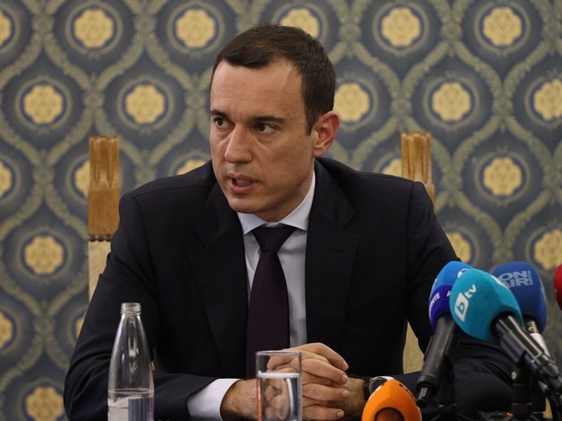 Sofya Belediye Başkanı Terziev'in ilk ekibinden tek başkan yardımcısı kaldı, iki kişiyi bir günde görevden aldı