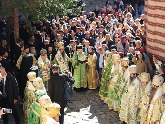 Rila Manastırı'nda Aziz Yohan Rilski'nin 1150. yılı ayinine Ukraynalı, Rus, Rumen, Yunan ve Japonlar katıldı