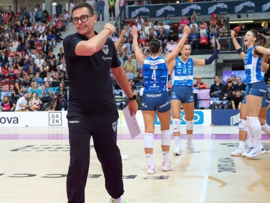 Erkek milli voleybol takımının teknik direktörü Blengini, Milano'da ilk maçını kazandı