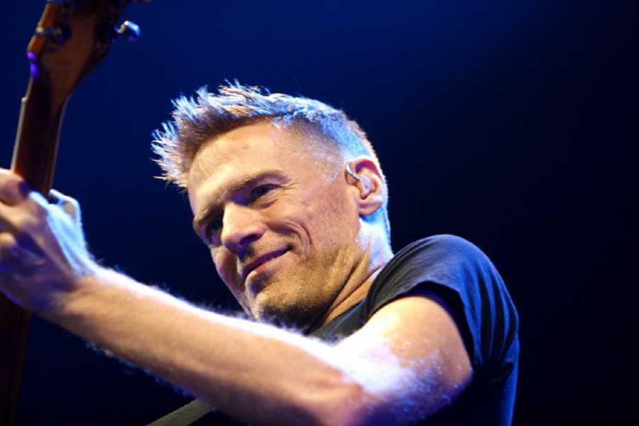 Bulgaristan'ın Z-Rock radyosu 20. yılında Viva Rock oldu, Brian Adams program yapacak