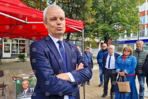 Bulgaristan'da Vazrazhdane lideri Kostadinov, Ulusal Güvenlik Kurulu toplantısı nedeniyle çarşamba programını iptal etti