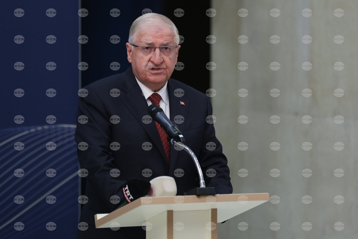 Türkiye Savunma Bakanı Yaşar Güler Karadeniz'de gerilimi artıracak adımlardan kaçınılması çağrısı yaptı