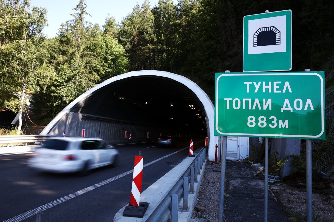 Hemus otoyolundaki Topol Dol tünelinde 12 ton üzeri kamyon trafiği kısıtlanıyor
