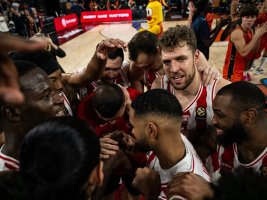 Vezencov'lu Olympiakos EuroLeague'de 28 sayı geri dönüşle Valencia'yı uzatmada yendi