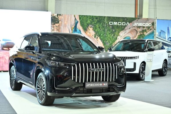 OMODA ve JAECOO, Asia Motor Show'da JAECOO 8 SHS-P'yi görücüye çıkardı