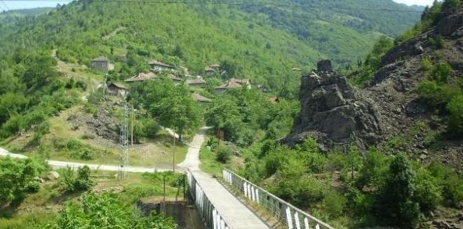 İsyancıların köyü Zlidol'da geceleri kimse uyumaz, hayaletler dolaşır