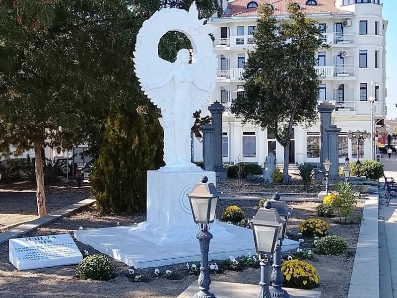 Köşe: 'Aleşa olabilir, İzida olamaz mı?' Vidin'de heykel tartışması