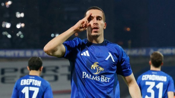 Levski'nin orta saha oyuncusu Akram Buras yeni sözleşmeye evet dedi