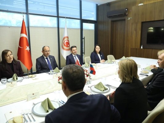 DPS heyeti Ankara'da AK Parti'li Mustafa Yavuz ile meclisler arası iş birliğini ele aldı