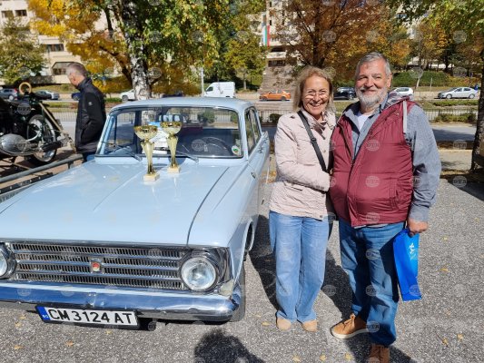 1964 model Moskvitch, Smolyan retro kortejinde halkın seçimi ödülünü kazandı