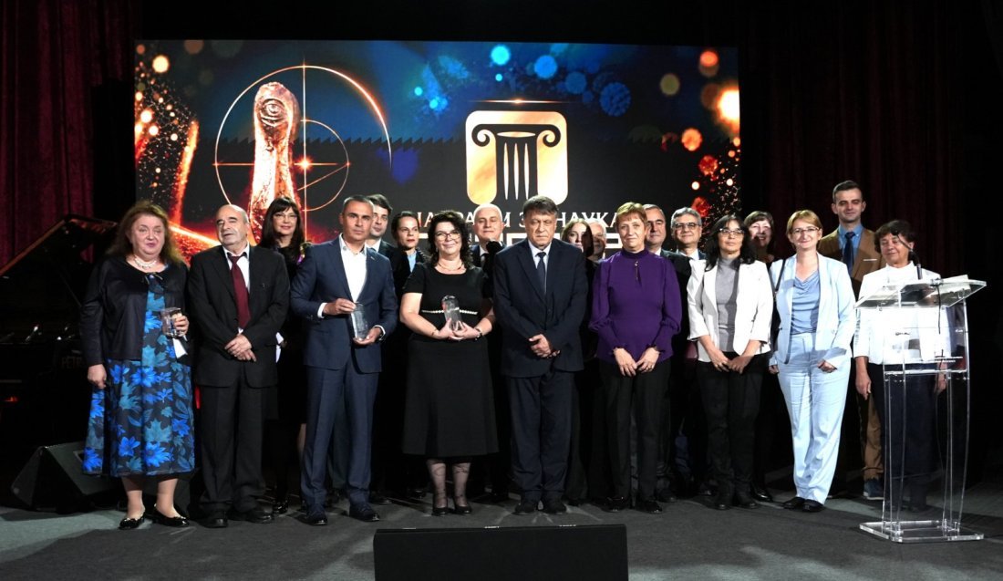 Bilim ödülü Pitagor 19. kez verildi, büyük ödül Prof. İvaylo Tırnev'in