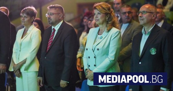 Başkan adayı İlyana Yotova Filibe'de: Kurumlar ve her Bulgar'ın gücüyle günlük sorunlar çözülebilir