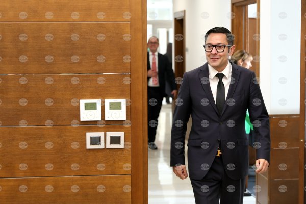 Bulgaristan Başbakan Yardımcısı Poulev ABD'ye savunma ve güvenlik iş heyetiyle gidecek