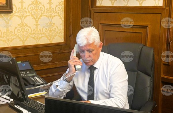Bulgaristan Savunma Bakanı Stoyanov, Karadeniz güvenliği için Romanya ve Türkiye muhataplarıyla görüştü