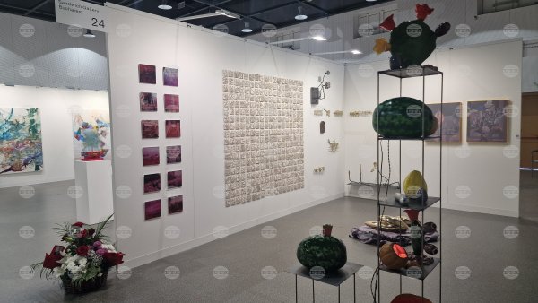 Sofya Sanat Fuarı kurucusu Suni Danadzha: Bulgaristan'da çağdaş sanata ilgi büyüyor