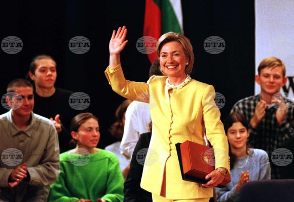 11 Ekim 1998'de ABD First Lady'si Hillary Clinton Bulgaristan'a resmi ziyarete geldi