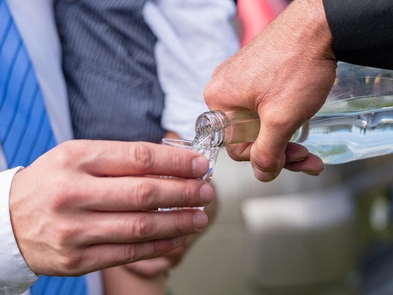 Bulgaristan'da yasadışı 'ev yapımı' alkol devletin kasasından 100 milyon euro kaybettiriyor