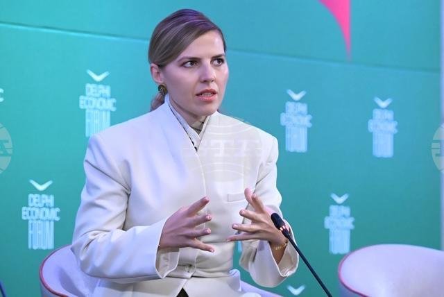 Dışişleri Bakanı Petrova: İttifak üyeliğinin ötesinde ulusal hedefler belirlenmeli