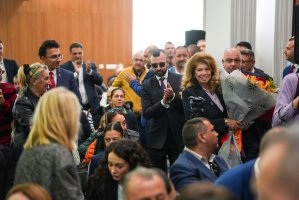 Cumhurbaşkanı adayı İlyana Yotova ve başkan yardımcısı adayı Kiril Vılçev gençlik stratejileri danışma konseyi önerdi